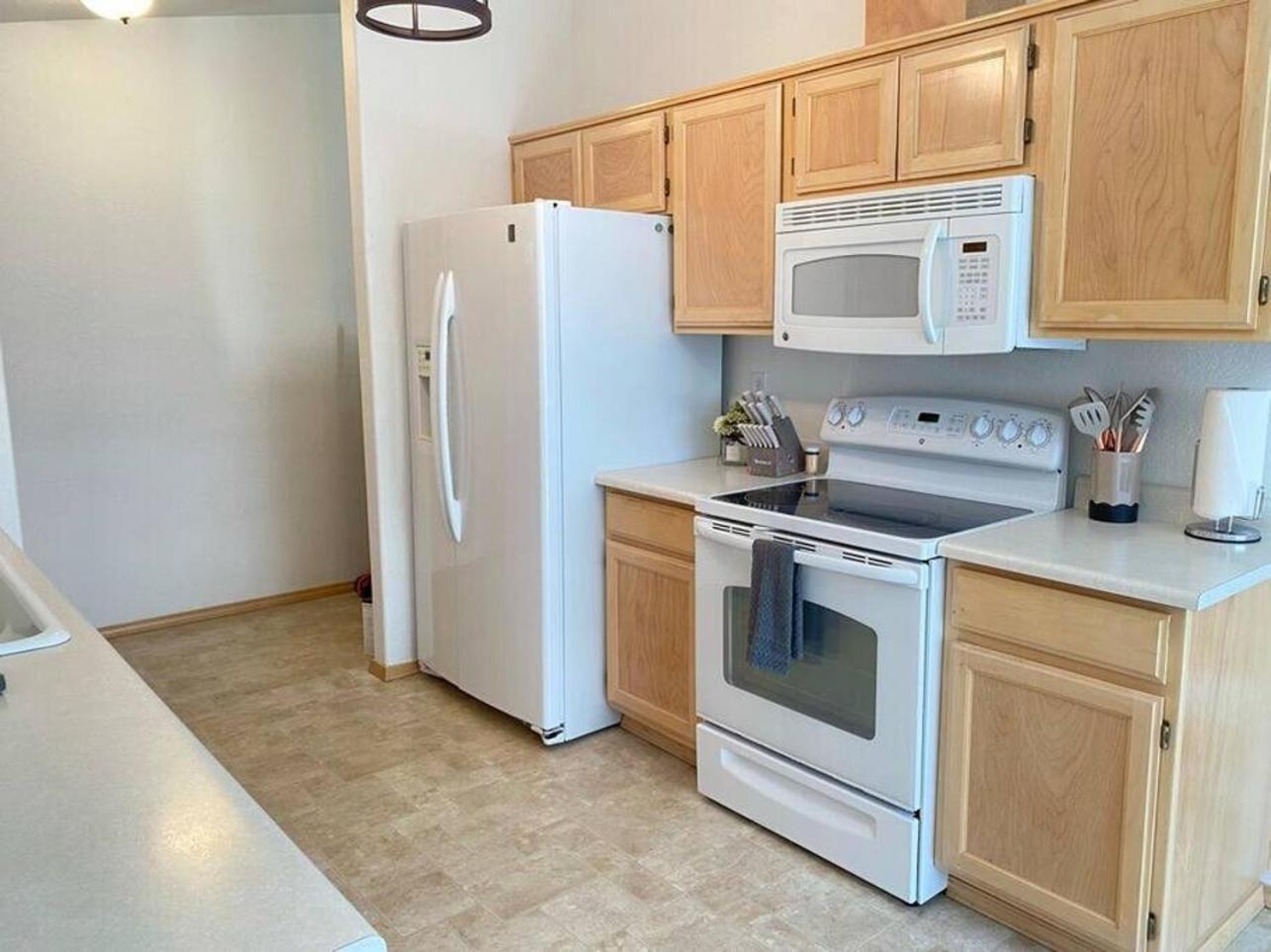 Villa Hot Tub! King Bed-Firepitt-Near Airport& Freeway à Medford Extérieur photo